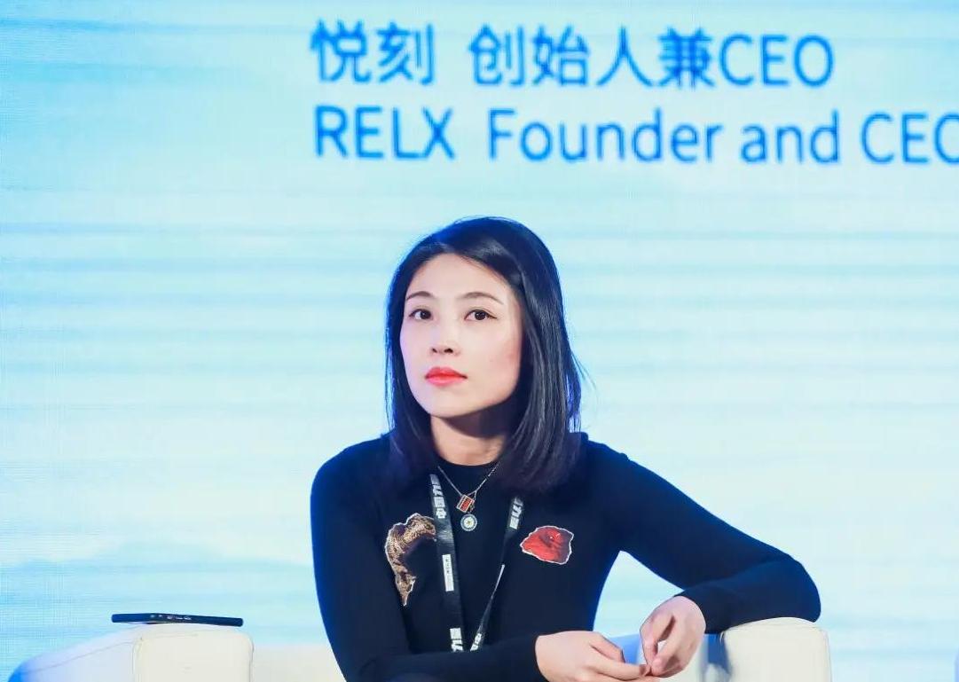 “招安”前夜的*子烟电**女王