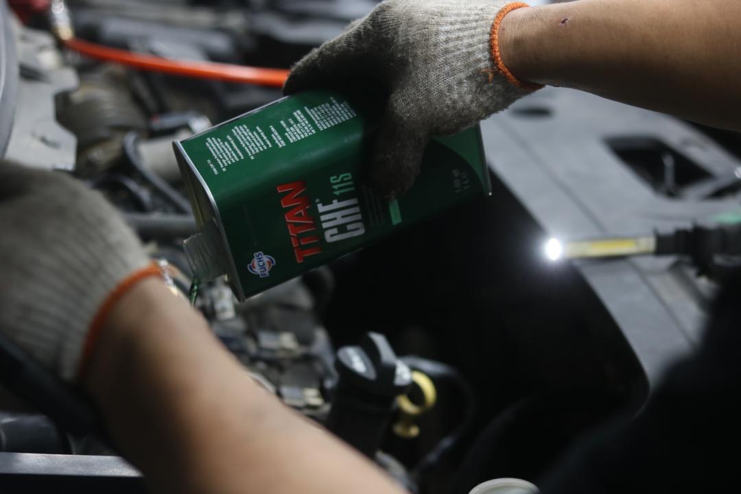 破烂的车变成新车,破烂的车子翻新