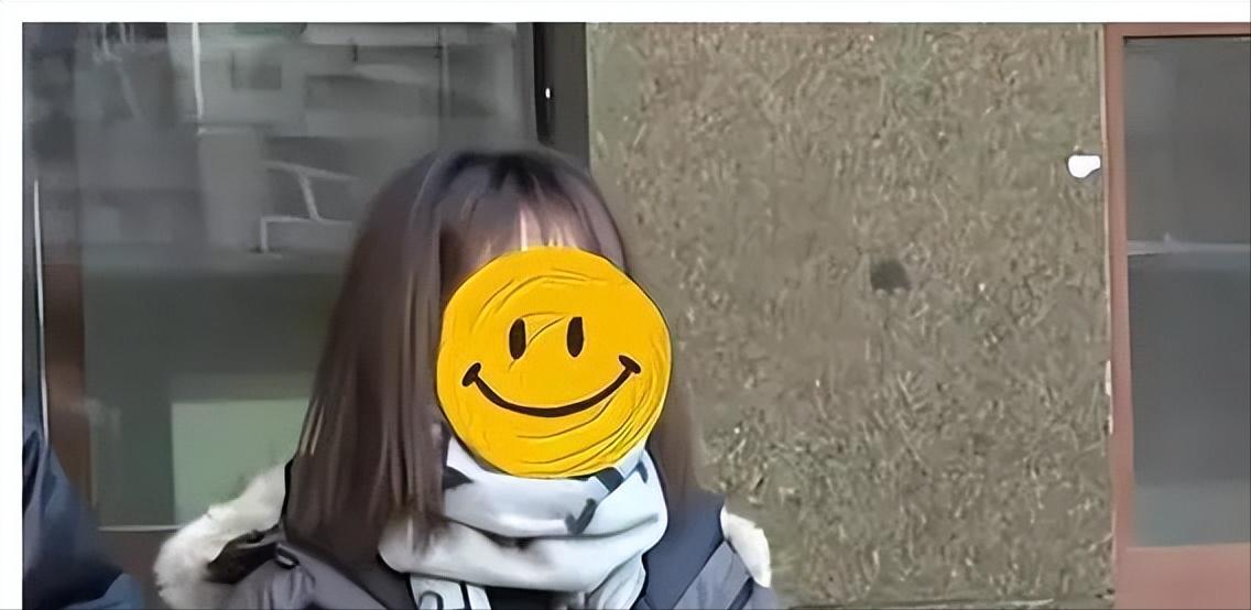 女子出轨搞暧昧被男友发现,女子和男闺蜜聊天被男友发现