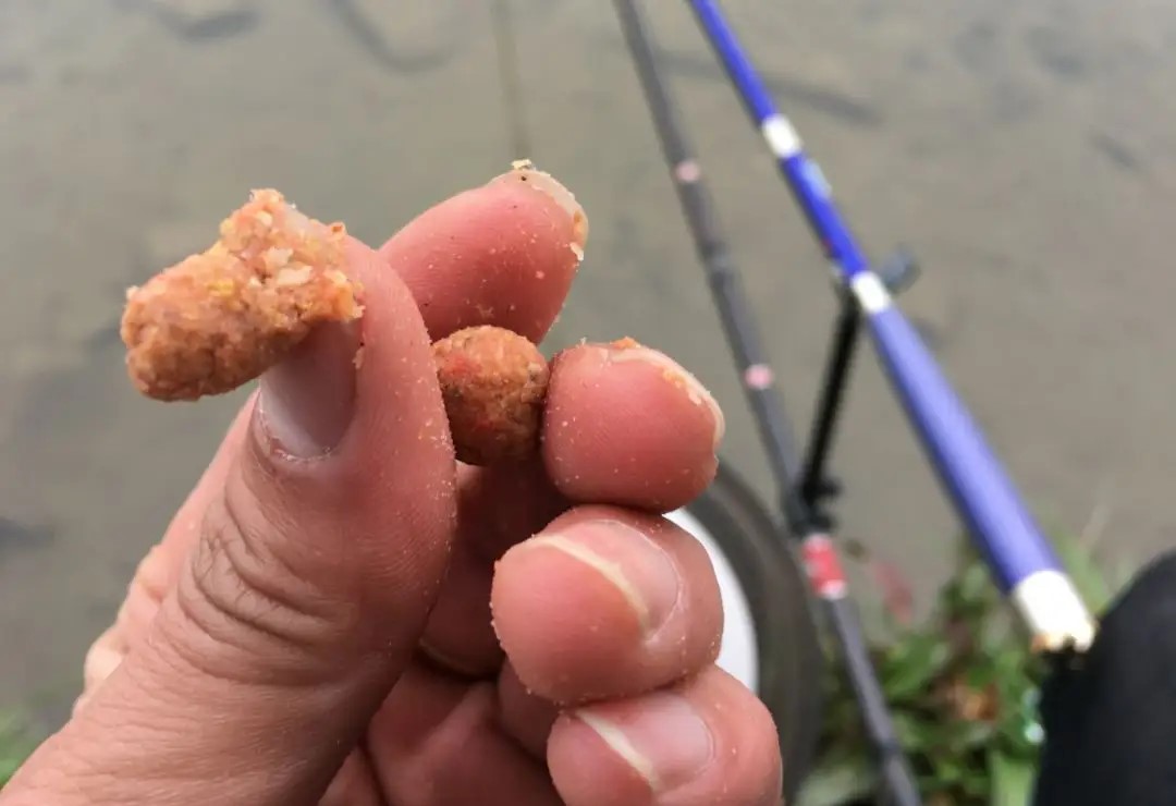 钓鱼中所谓的小药是智商税吗,钓鱼小药是智商税么