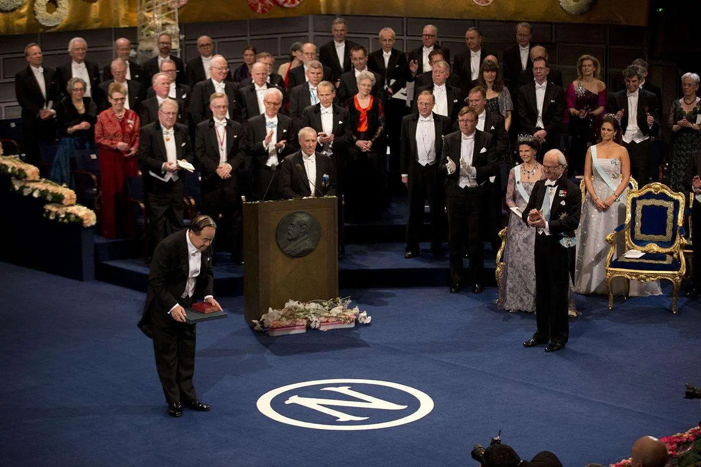 金鸡奖和奥斯卡奖哪个级别高,历代金鸡奖和奥斯卡