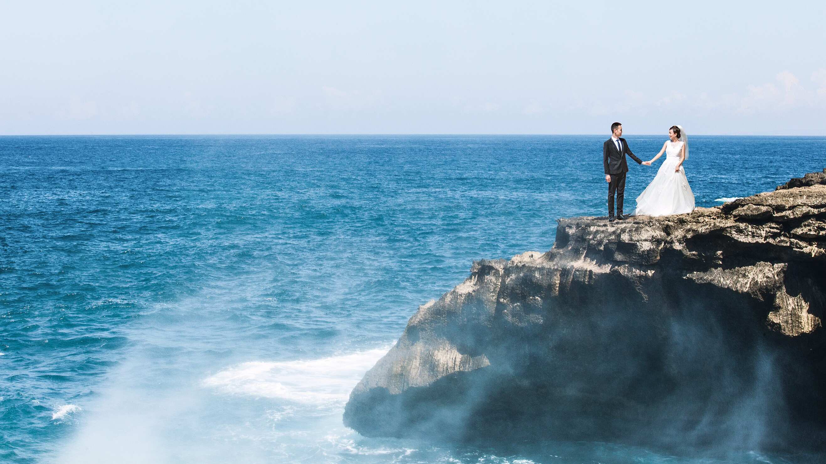 铂爵旅拍三亚婚纱照一套多少钱,三亚摄视界旅拍婚纱照价格一览表