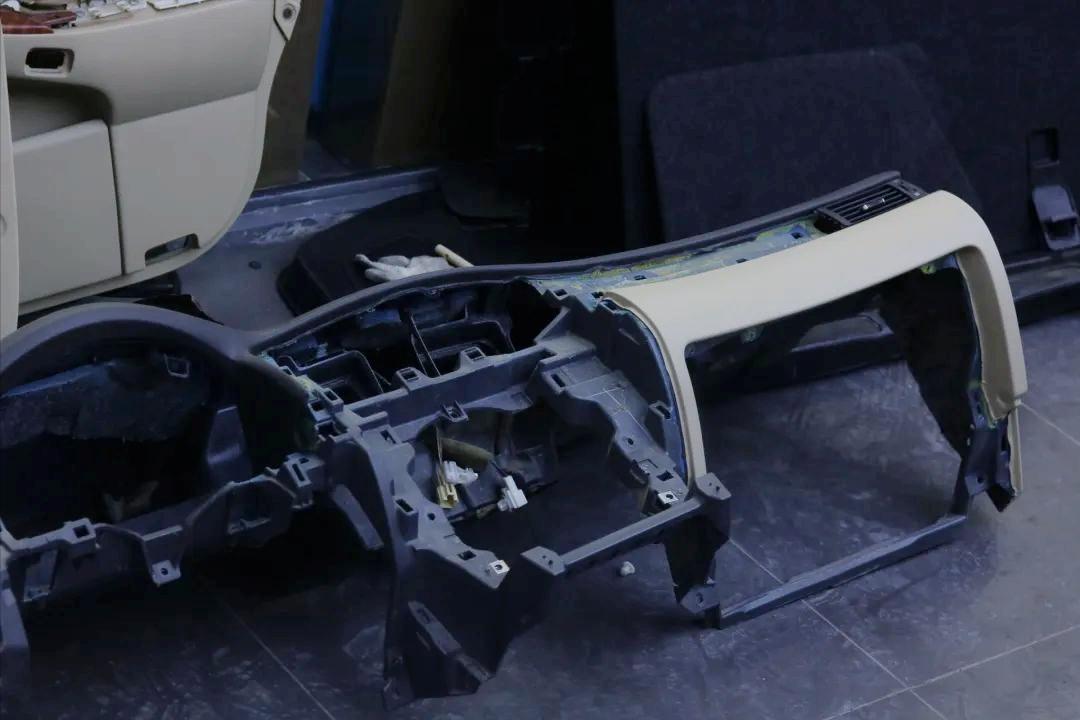 老皇冠全车翻新整备50000元,12代皇冠二手翻新要多少钱