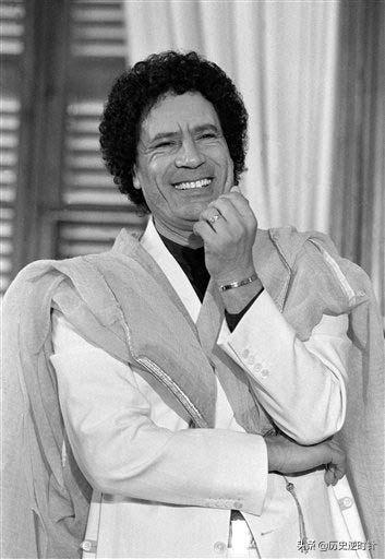 卡扎菲和里根恩仇,卡扎菲死前被打