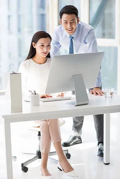 当代年轻人为了赚钱有多拼,当今年轻人怎么赚钱