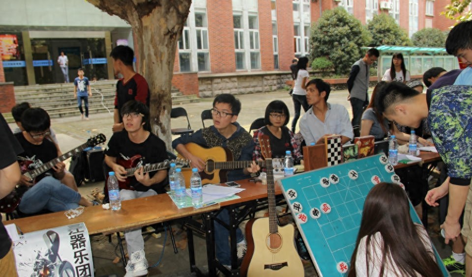 “最红裸模”*筱雨张**：22岁时拍写真火爆全网，如今将近40岁仍单身