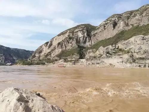 别惦记秦岭了，这条黄河边的观光路，全是旅游爱好者的“硬菜”