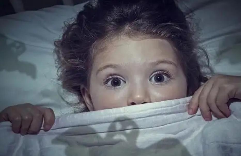 避免孩子恐惧的三种原因,孩子害怕的时候怎么办