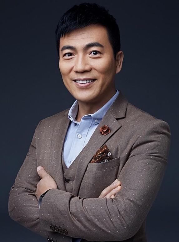 足球解说员黄健翔在哪个平台解说,足球解说黄健翔吐槽