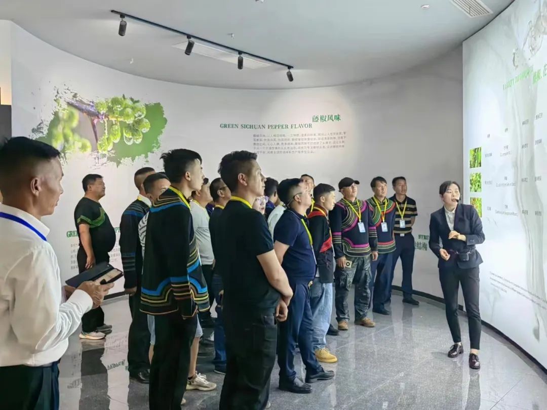 携手并进脱贫攻坚,携手乡村振兴共同富裕