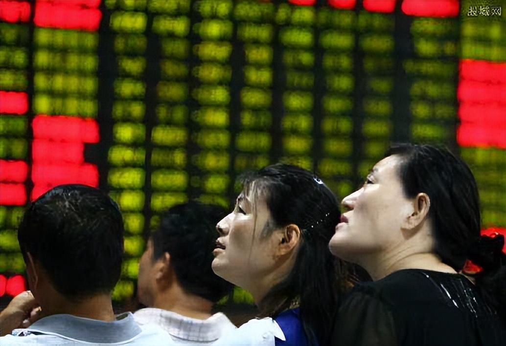 神秘女首富被查！背靠十大烟厂身价几百亿，从不对人透露发家史