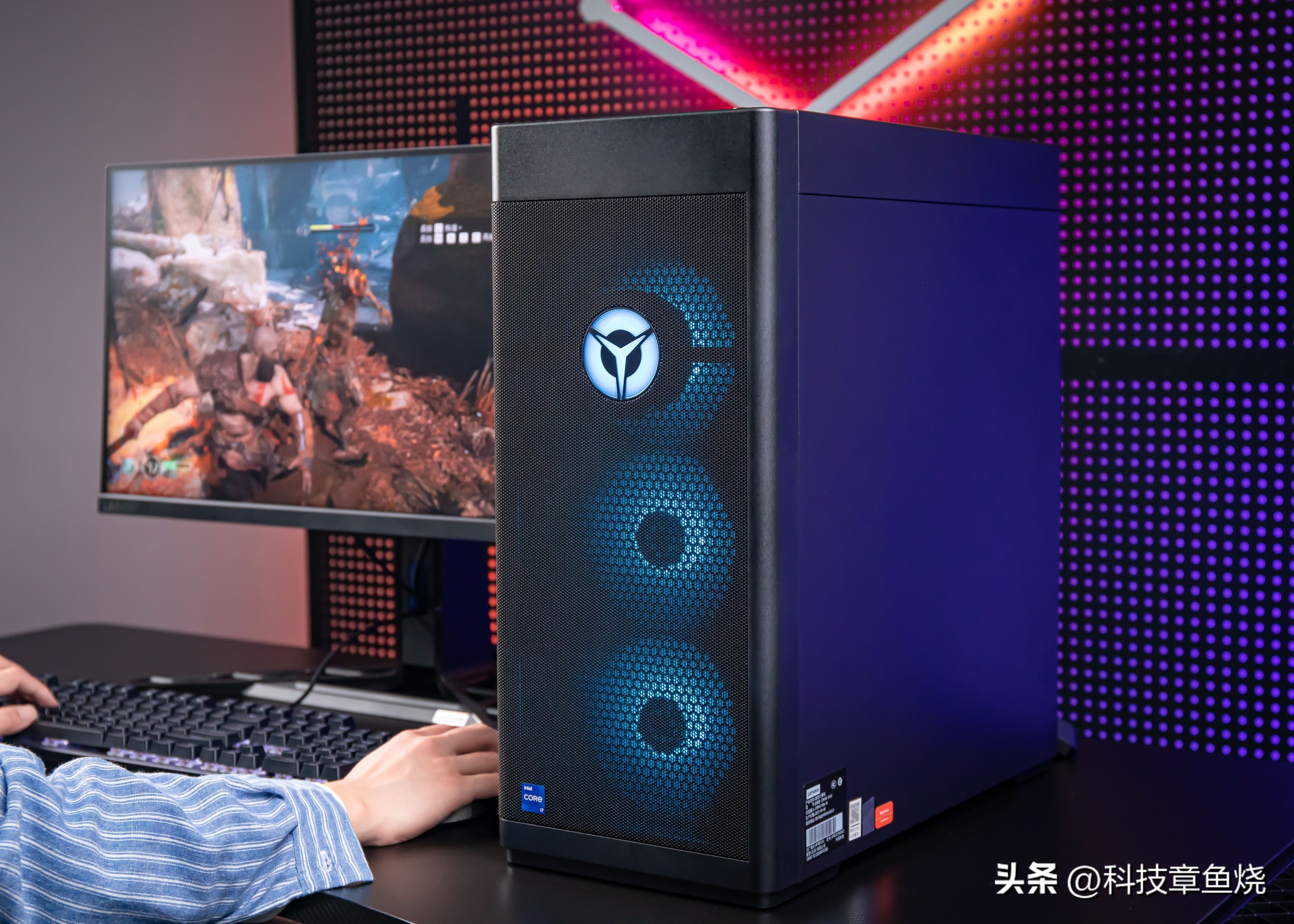 拯救者刃9000k主机评测,拯救者刃7000k和9000k的区别