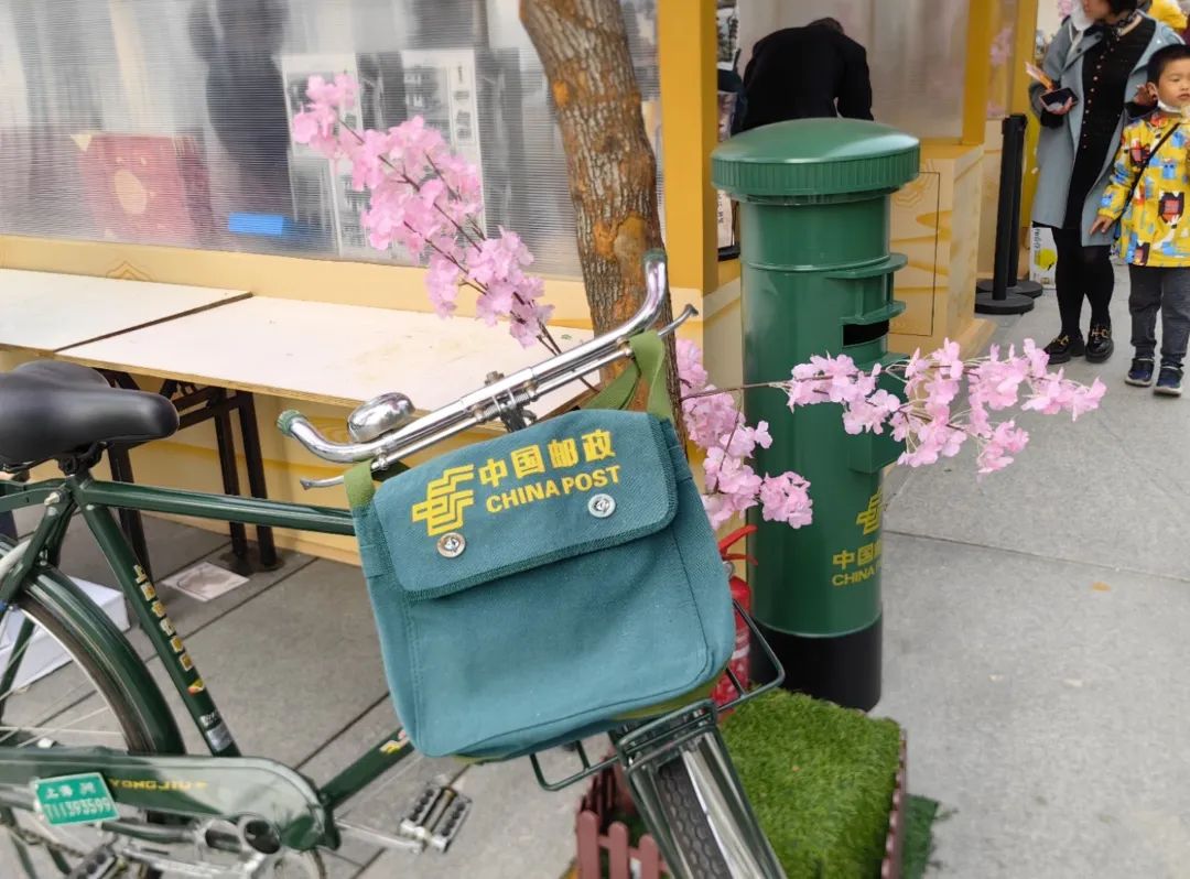 逛吃逛吃！“特种兵式旅游”打卡龙华庙会中的非遗元素