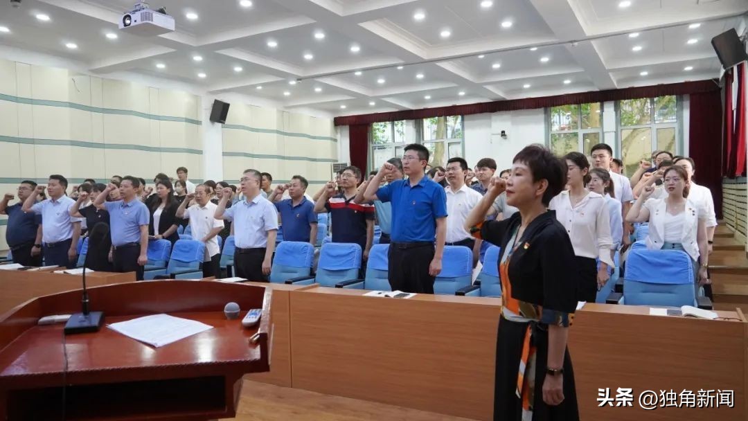 学习先进楷模主题党日活动学校,忆初心勤向学主题党日活动