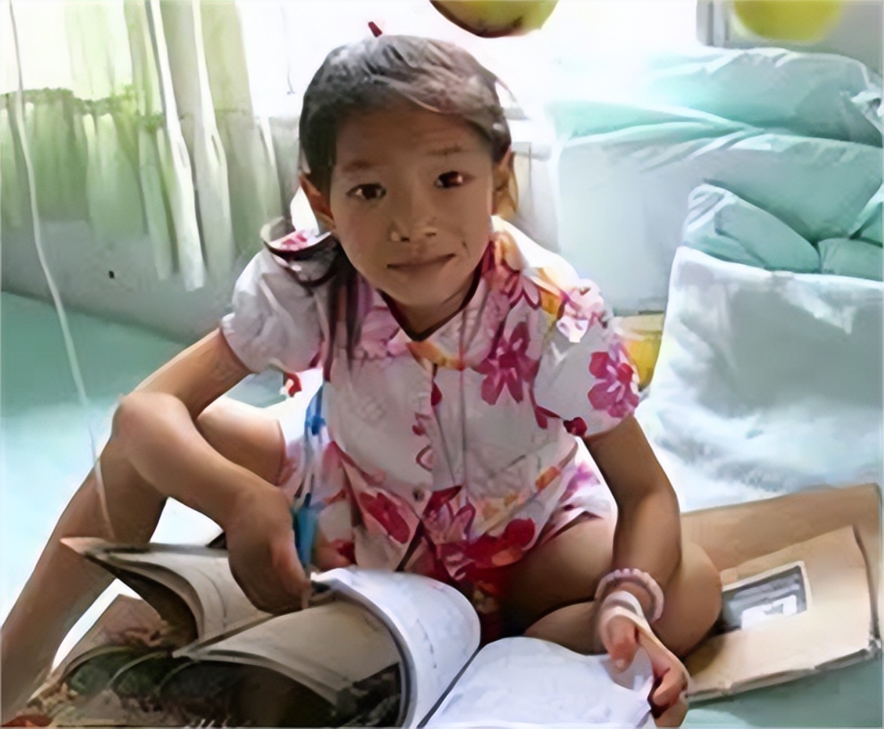 小女孩得了白血病因为穷放弃治疗,13岁女孩患白血病求妈妈放弃治疗