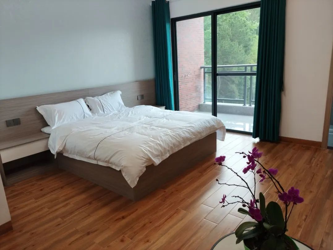 閲戠涔嬬害,閲戠鍗佹湀鍥藉簡涓鍋囨湡浣忓鏀荤暐