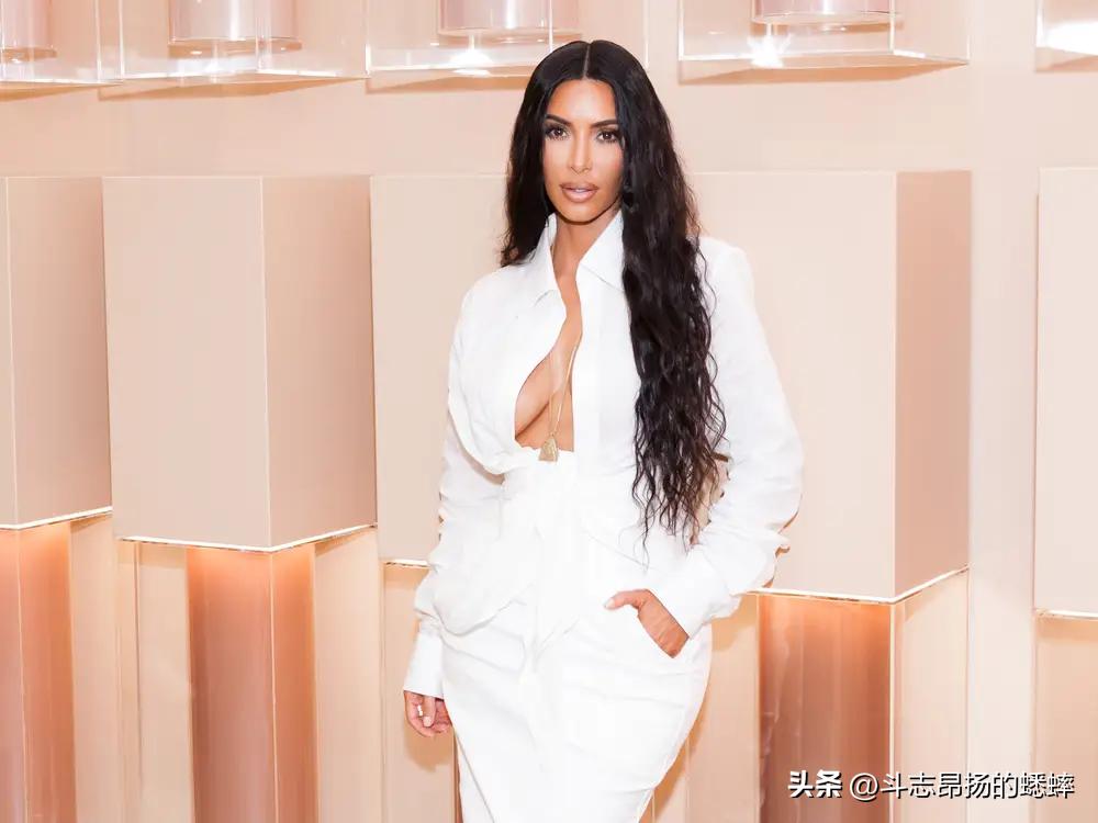 金卡戴珊亿万富翁,金卡戴珊kimkardashian