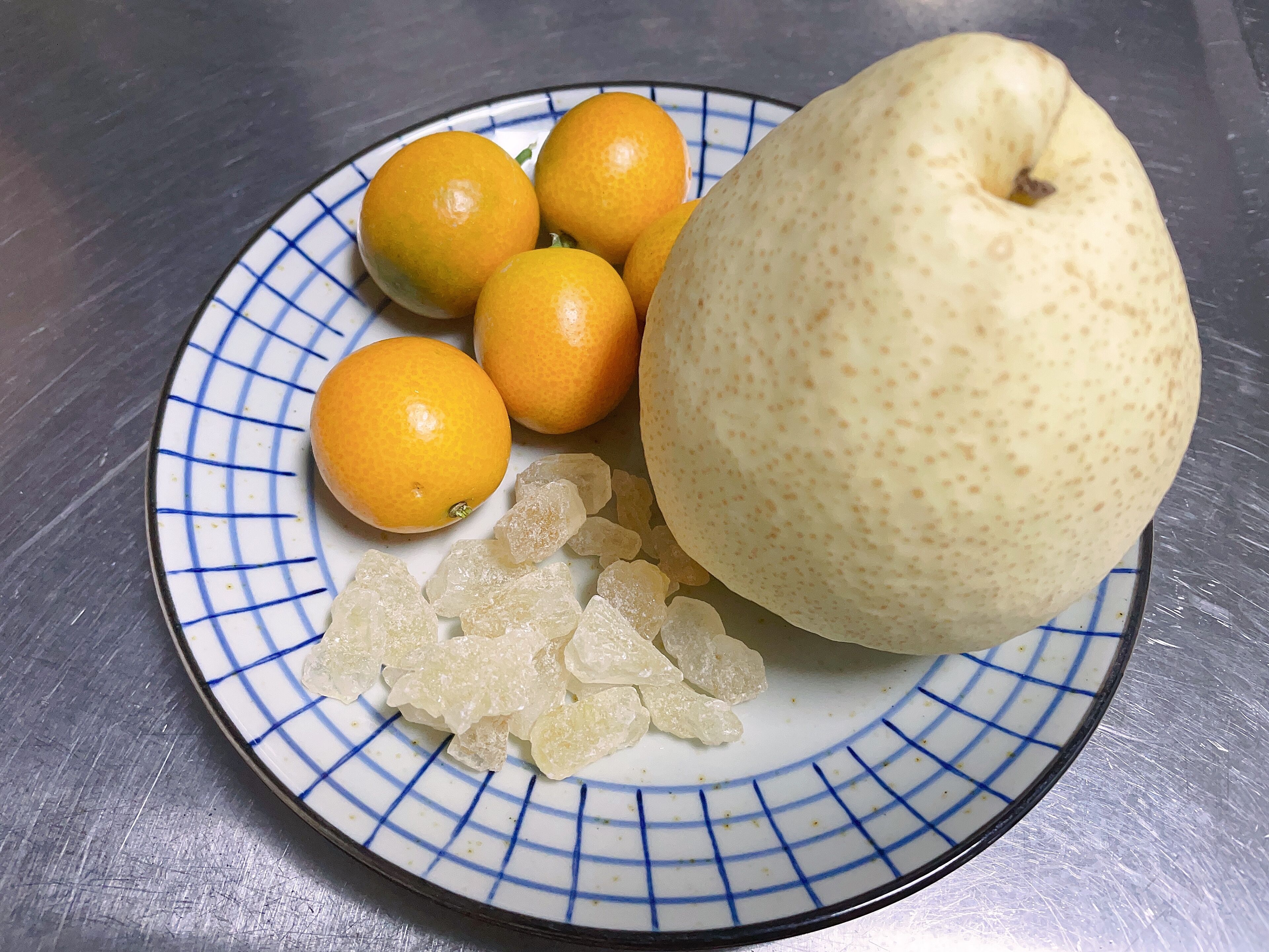 喉咙痛得跟吞刀片一样怎么缓解,喉咙疼得像吞刀子吃什么缓解