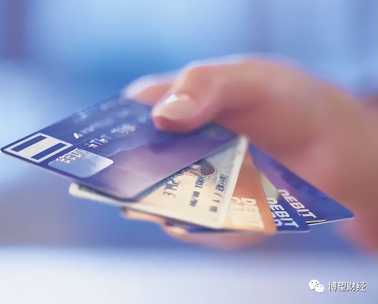 浦发银行上半年营收净利再度滑坡,浦发银行连续四年实现不良双降