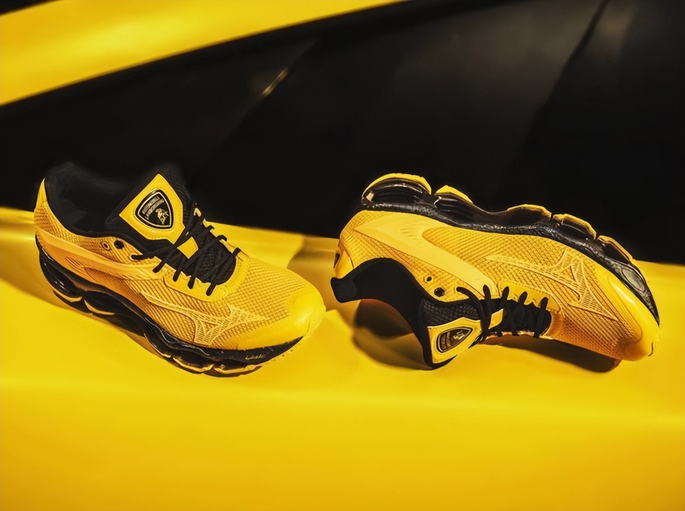 盘点汽车与球鞋设计的有趣联系,汽车品牌和球鞋对比