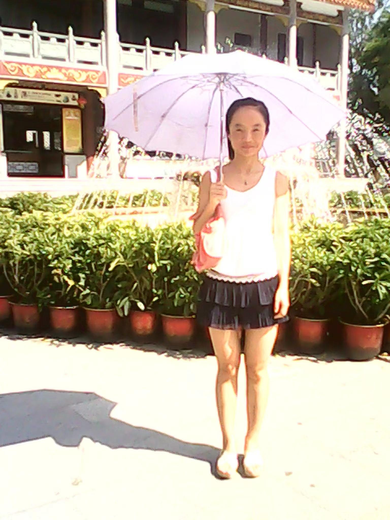 跨国恋嫁到国外,相差19岁的跨国恋