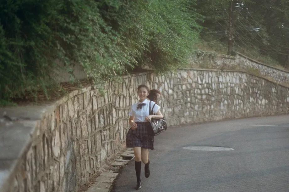 校园女同学校服写真,校服清纯照片