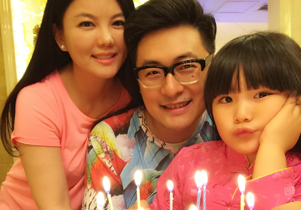 国内发财国外花的7位富豪,国内挣钱国外花的十大明星