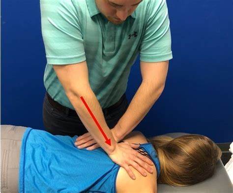 颈椎病导致胳膊和腿疼痛如何治疗,颈椎病伴随手麻木怎么办