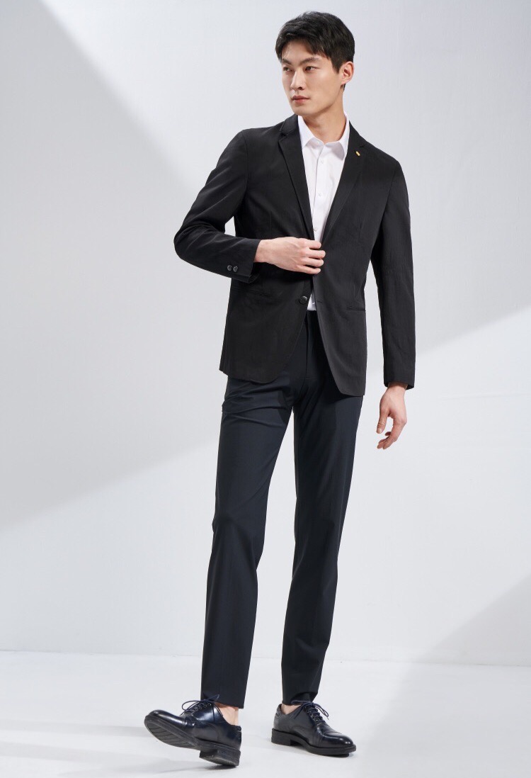 帮你们去海澜之家看了15套西服后发现：不懂西装请别乱穿