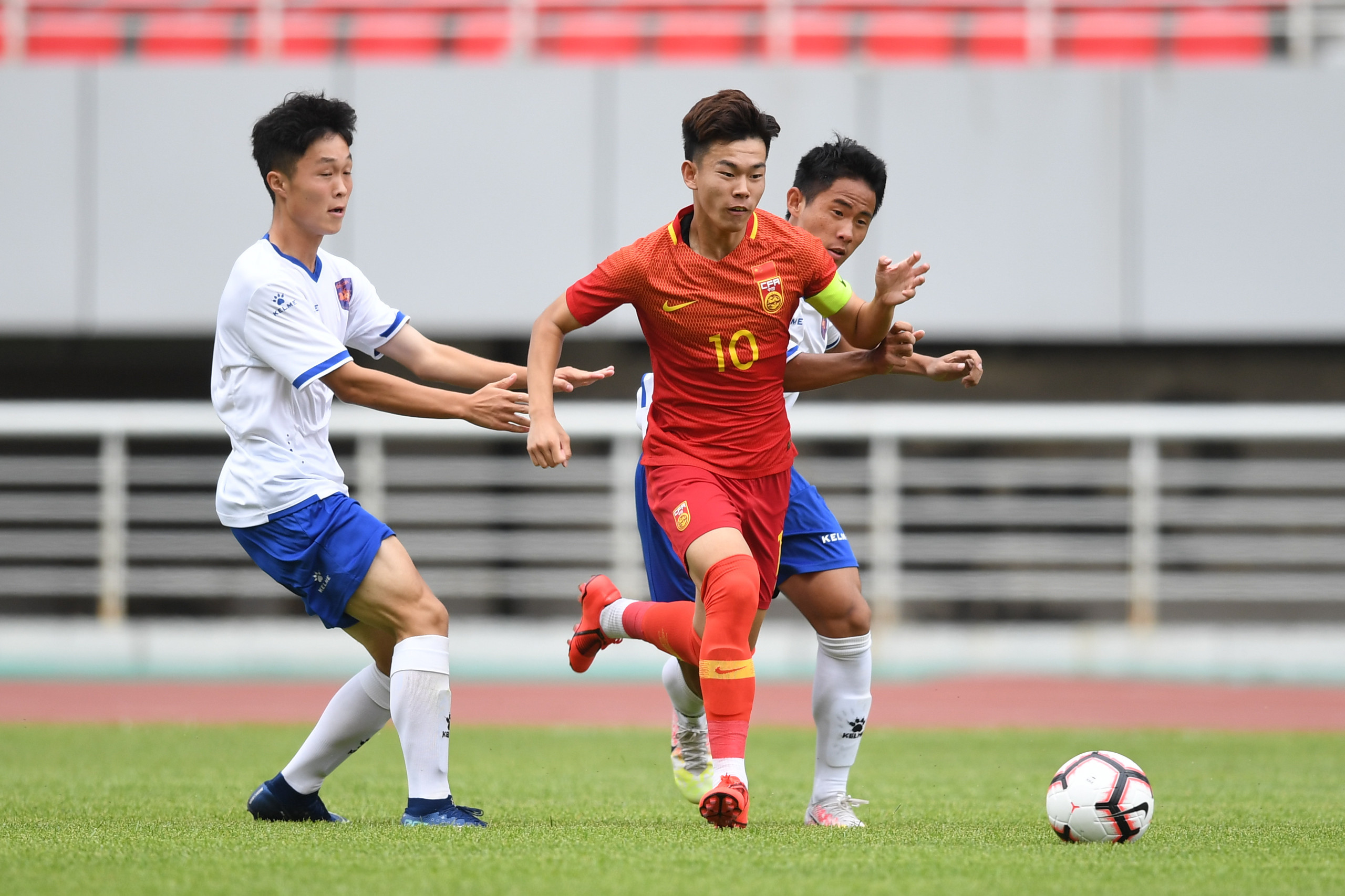 喜讯！中国男足新星登陆欧洲联赛，年仅19岁！山东泰山做出牺牲