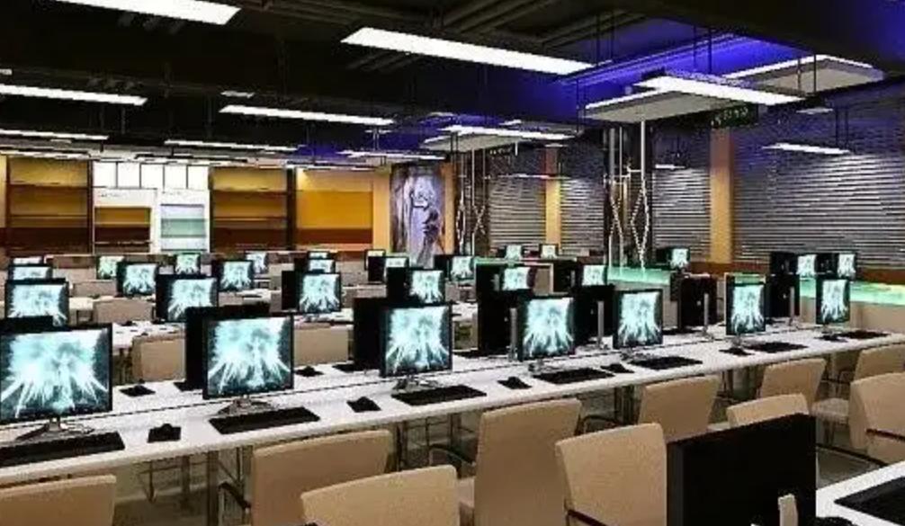 员工封闭式办公,开放式办公