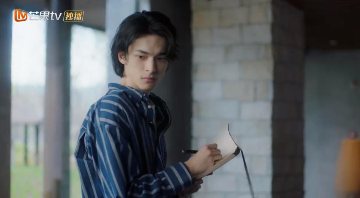 芒果台短剧《族长的赘婿》热播：霸道总裁变赘婿，青春偶像挑大梁