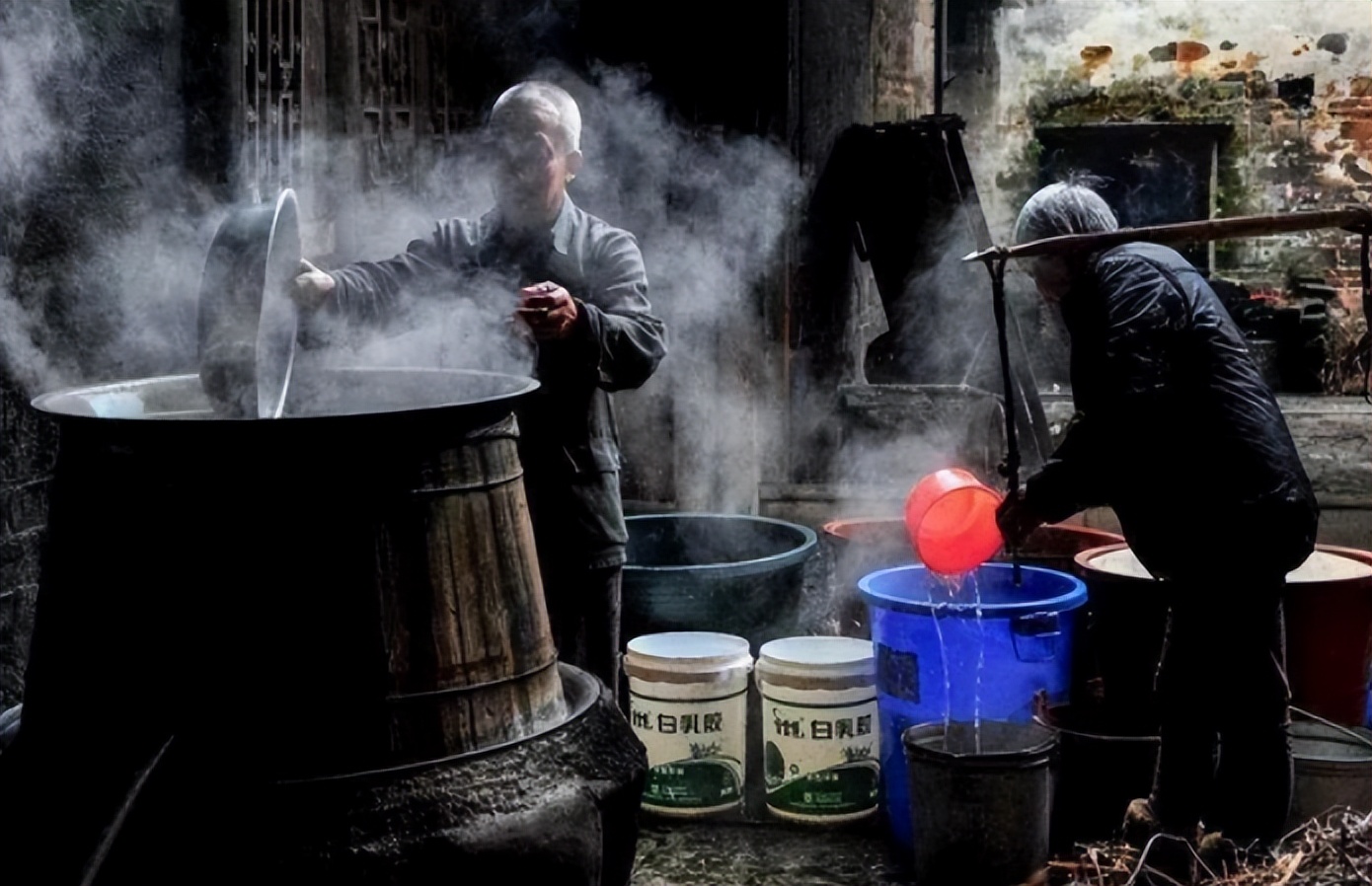 6块一斤的散酒为什么这么便宜,200元一斤的散酒靠谱吗