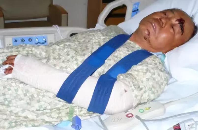 他是美籍华裔教授，手持巨资“包租公”，赴美闯荡余生却失去自由