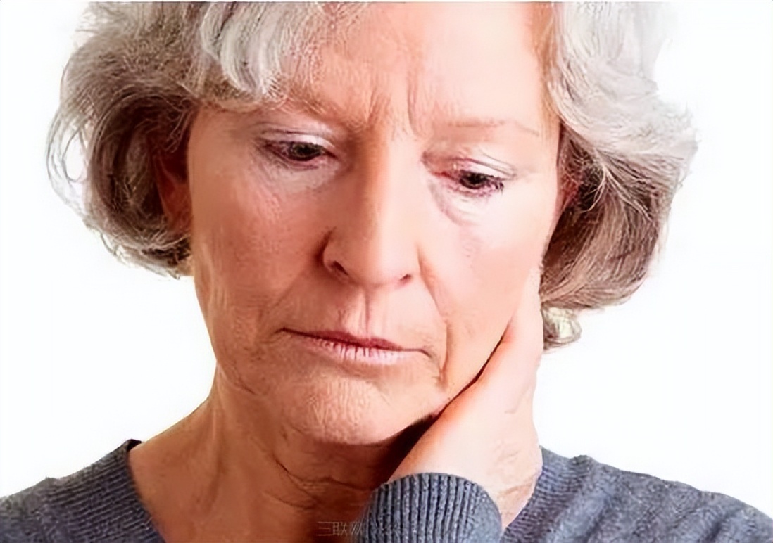 快速消除老年斑的小妙招红霉素,祛老年斑的最佳方法红霉素软膏