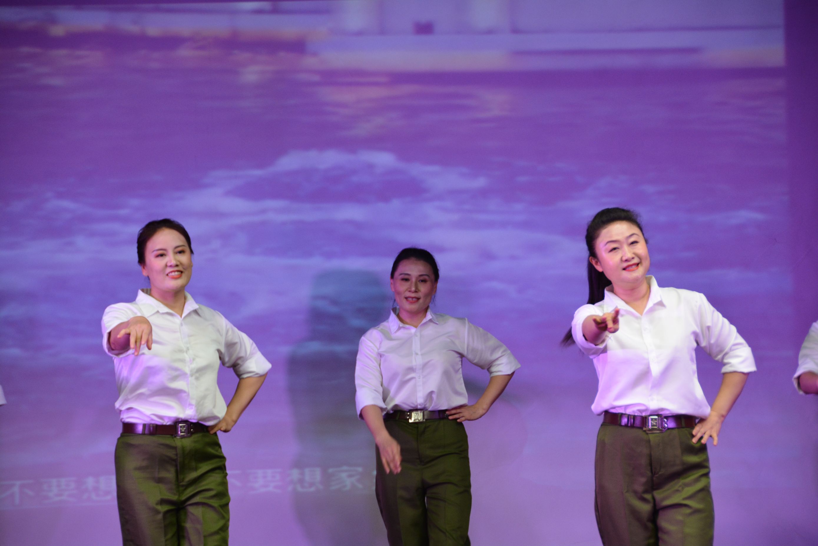 广东省*警武**总队医院举行“5.12”国际护士节表彰大会暨文艺汇演