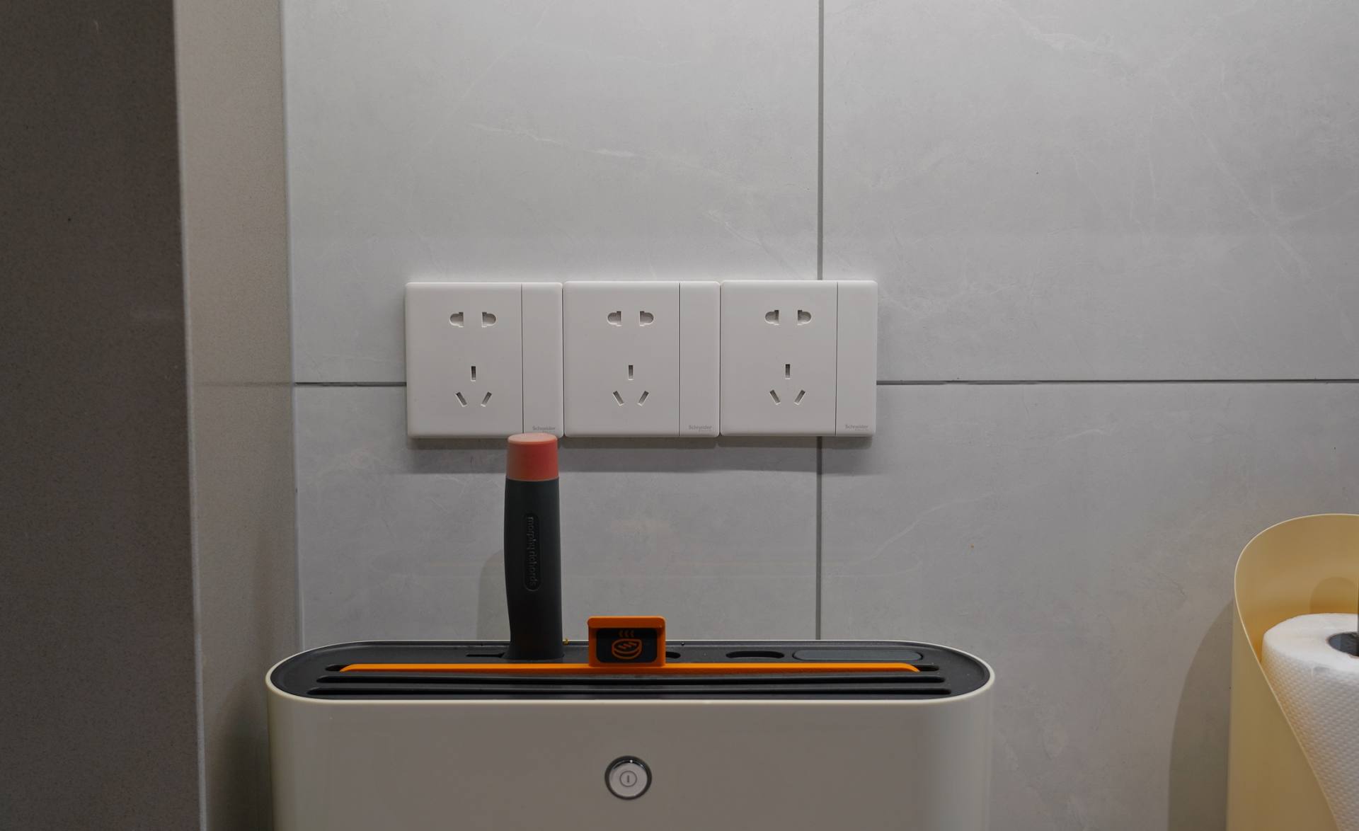 罗格朗和西门子的插座开关哪个好,开关插座面板罗格朗和施耐德对比