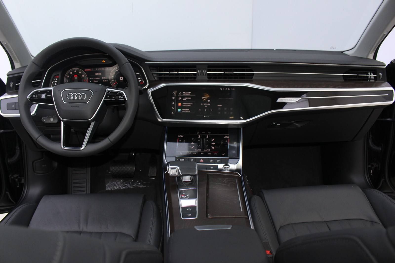 外观更加年轻新款奥迪a6l实车曝光,奥迪下一代燃油版a6l