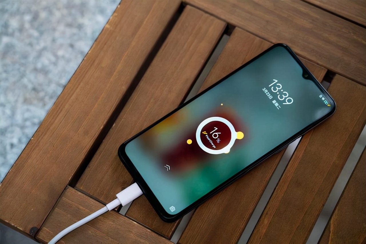 手机突然充电充得特别慢该怎么办,手机充电很慢充不进去是什么原因