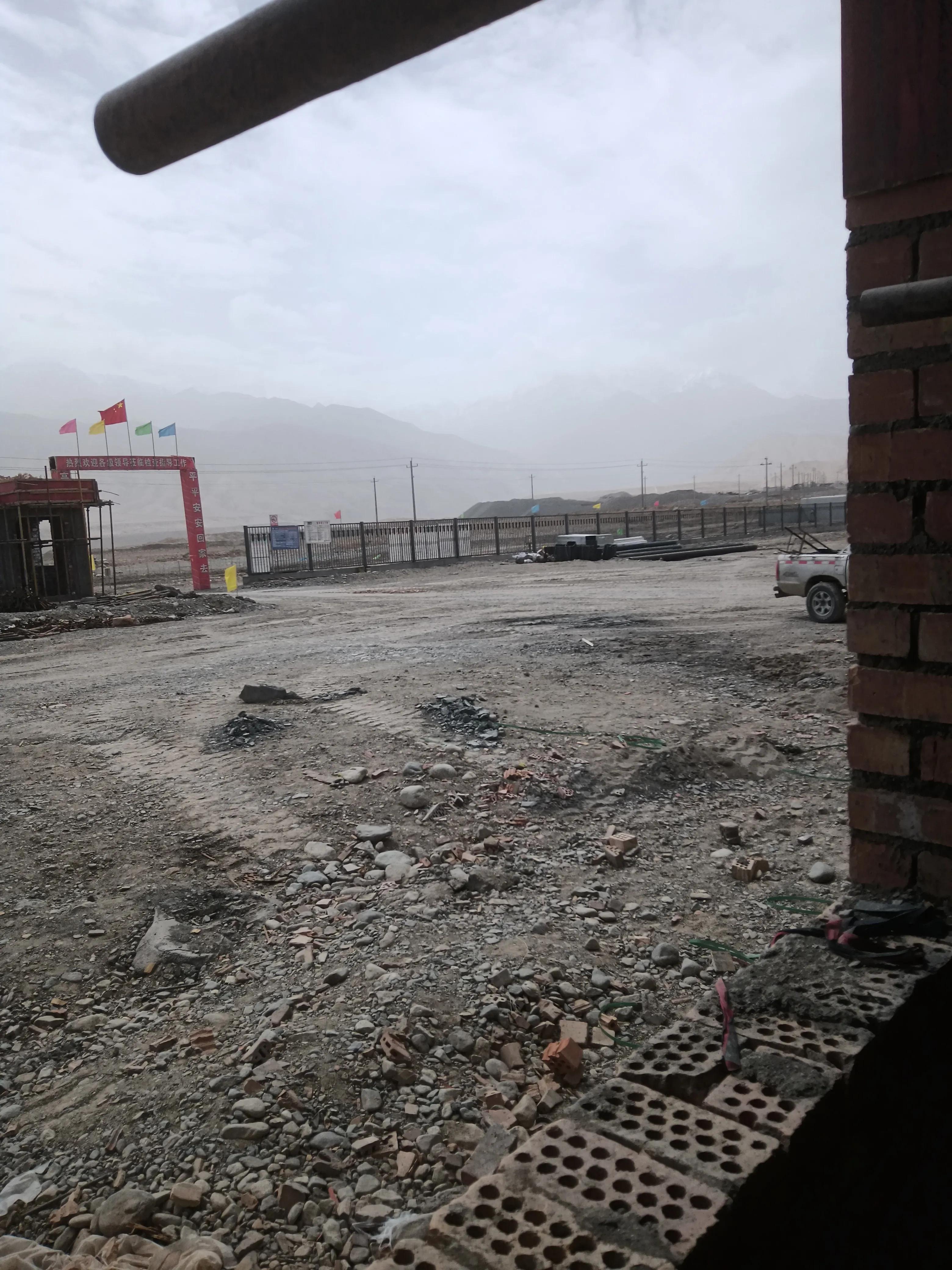 在新疆工地好挣钱吗,在新疆干工地生活方便吗