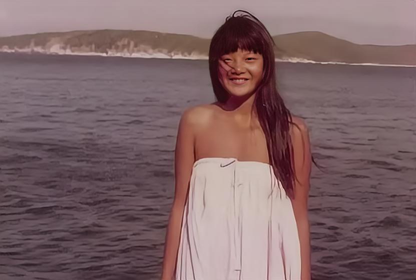 洪晃出身名门历经四段婚姻,洪晃结婚前婚后