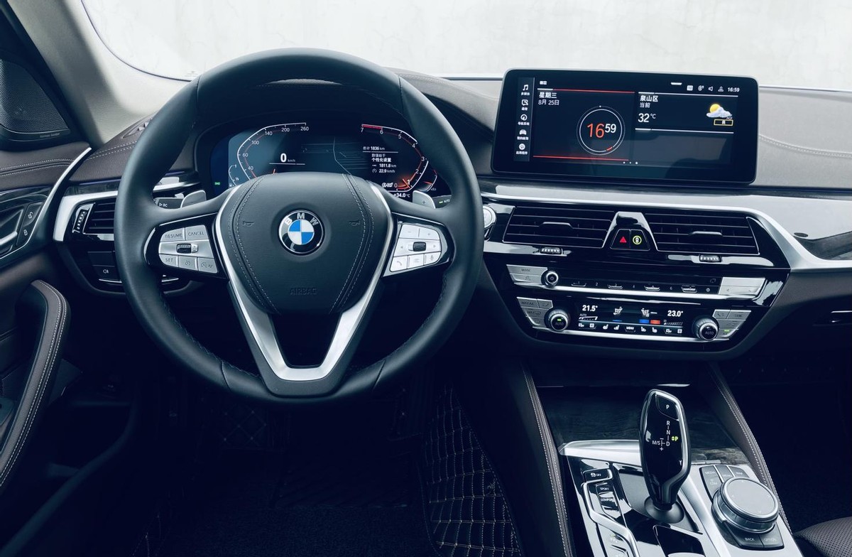 宝马5系与奔驰e级的安全性对比,宝马5系与奔驰e级销量对比2021年