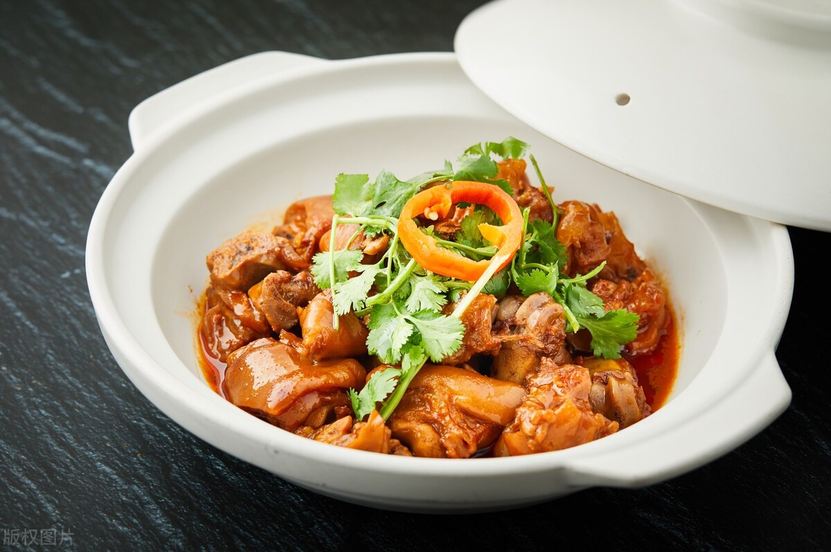 这才是卤猪蹄的正确做法香嫩软烂,正宗焖猪蹄的配方