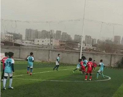 足球暴力美学卡洛斯,足球的力量美学