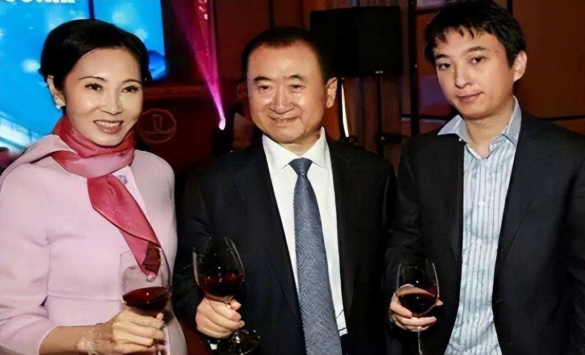 王健林以及万达集团现在的现状,王健林从首富到首负的采访