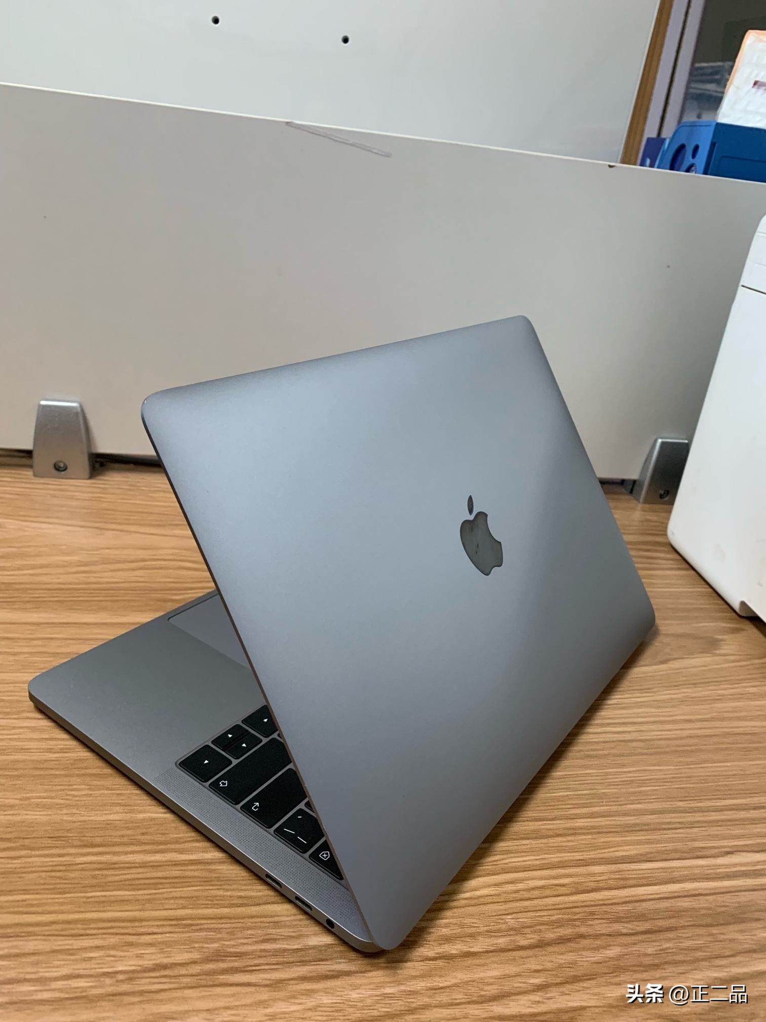 macbookpro17和18区别,17款的macbookpro现在值得买吗