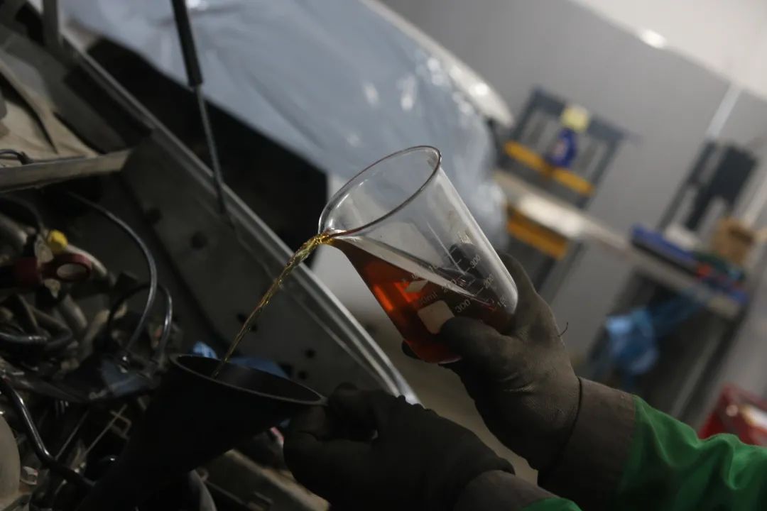 12款经典gl8车身翻新,怪兽修车老车翻新