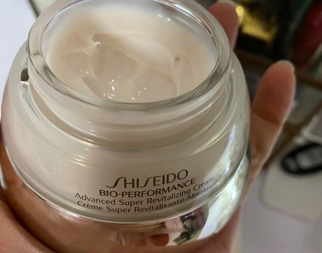 资生堂雅诗兰黛面霜怎么选择 (雅诗兰黛胶原霜和资生堂悦薇面霜)