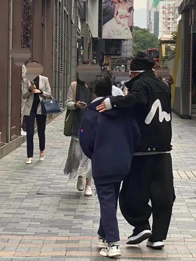 王宝强13岁儿子王子豪近照,王宝强去香港看王祖蓝