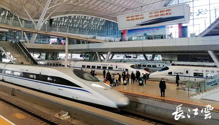 武汉和郑州谁的枢纽作用更大,中部地区武汉郑州长沙